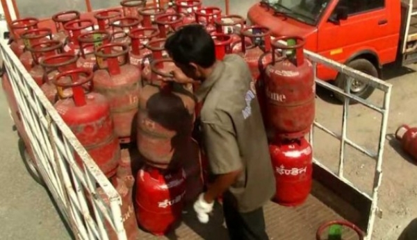 കേരളത്തിൽ ഹോട്ടൽ സമരം പ്രഖ്യാപിച്ചു; പാചകവാതക ക്ഷാമം രൂക്ഷമാകുന്നു, ഭക്ഷണശാലകൾ അടച്ചിടാൻ തീരുമാനം