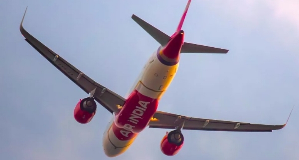 പശ്ചിമേഷ്യൻ സംഘർഷം രൂക്ഷം: ഗൾഫ് രാജ്യങ്ങളിലേക്കുള്ള വിമാനങ്ങൾ റദ്ദാക്കി എയർ ഇന്ത്യയും ഇൻഡിഗോയും; യാത്രക്കാർക്കായി പുതിയ നിർദ്ദേശങ്ങൾ