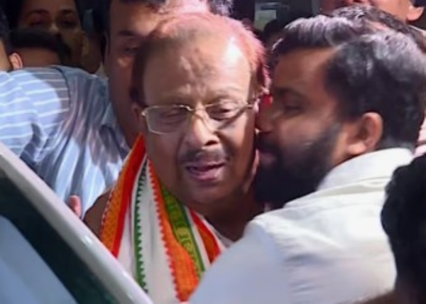 കെ സുധാകരന് മേൽ ചിലര് സമ്മർദ്ദം ചെലുത്തിയതാണ്  പ്രശ്നങ്ങൾക്ക് ഇടയാക്കിയതെന്ന വിലയിരുത്തലുമായി കോൺഗ്രസ്  ഹൈക്കമാൻഡ്