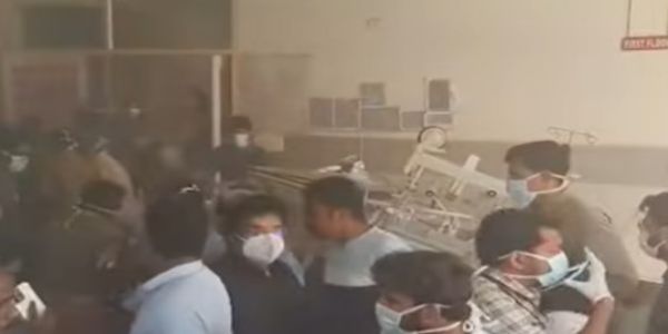 തിരുവനന്തപുരം മെഡിക്കൽ കോളേജിൽ ഐസിയു വെന്റിലേറ്റർ തീപിടുത്തം: അഞ്ച് രോഗികൾ മരിച്ചു; ചികിത്സാ പിഴവെന്ന് ബന്ധുക്കളുടെ ആക്ഷേപം