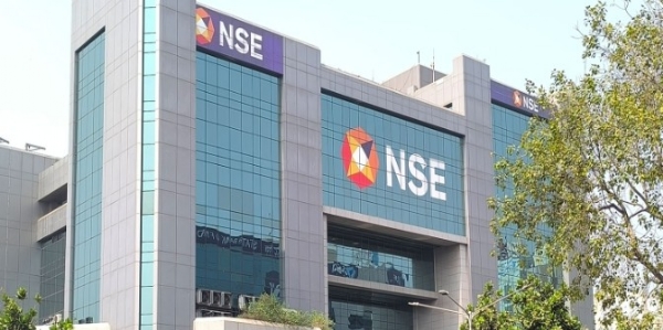 ഓഹരി വിപണിയിൽ കനത്ത തകർച്ച: സെൻസെക്സ് 800 പോയിന്റ് ഇടിഞ്ഞു, നിഫ്റ്റി 22850-ന് താഴെ ഓഹരി വിപണിയിൽ കനത്ത തകർച്ച: സെൻസെക്സ് 800 പോയിന്റ് ഇടിഞ്ഞു, നിഫ്റ്റി 22850-ന് താഴെ