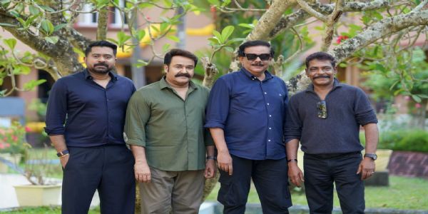 പ്രിയദർശൻ്റെ നൂറാമതു ചിത്രത്തിൽ മോഹൻലാൽ നായകൻ