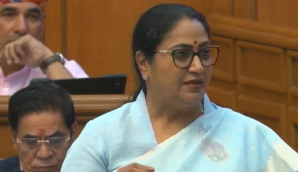 ഡൽഹി ബജറ്റ് 2026: വൈദ്യുതി ആനുകൂല്യങ്ങൾ തുടരും; 1.03 ലക്ഷം കോടിയുടെ വികസന രേഖയുമായി മുഖ്യമന്ത്രി രേഖാ ഗുപ്ത