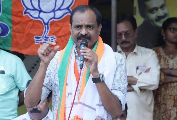 വി വി രാജേഷ്