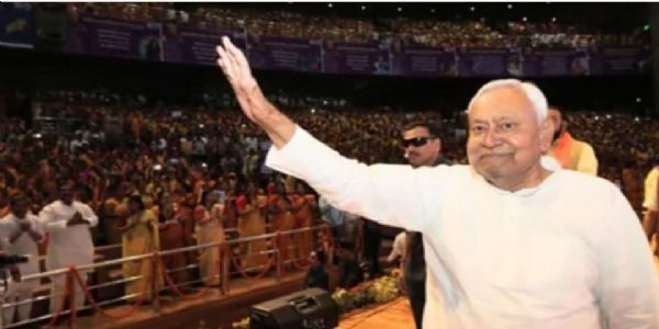 ബീഹാർ നിയമസഭാംഗത്വം രാജിവച്ച് നിതീഷ് കുമാർ ; ബീഹാറിന് പുതിയ മുഖ്യമന്ത്രി ഉടൻ