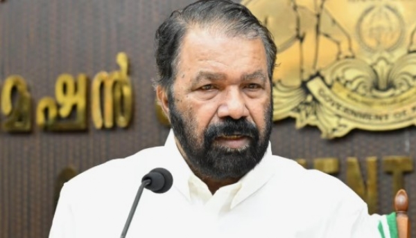 എസ്.എസ്.എൽ.സി, പ്ലസ് ടു പരീക്ഷകൾക്ക് തുടക്കം; ചോദ്യപേപ്പറുകൾ ലളിതമെന്ന് മന്ത്രി വി. ശിവൻകുട്ടി; ആശങ്ക വേണ്ടെന്ന് വിദ്യാർത്ഥികൾക്ക് ഉറപ്പ്