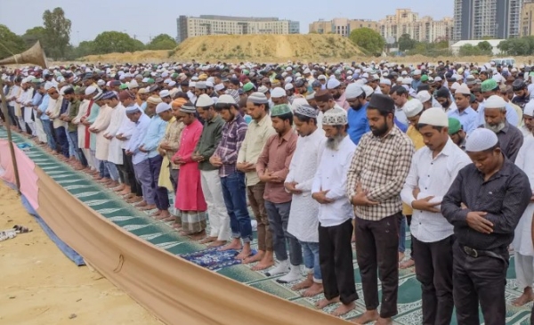 സുരക്ഷാ പ്രശ്നങ്ങൾ നിലനിൽക്കുന്ന വിമാനത്താവള പരിസരങ്ങളിൽ നിസ്കാരം അനുവദിക്കാനാവില്ലെന്ന് ബോംബെ ഹൈക്കോടതി