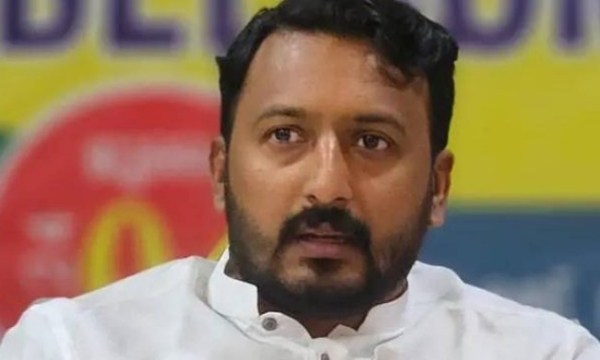 രാഹുൽ മാങ്കൂട്ടത്തിലിനെതിരായ ആദ്യ ബലാത്സംഗക്കേസ്: അതിജീവിത സുപ്രീം കോടതിയിൽ; സൈബർ അധിക്ഷേപത്തിനെതിരെ തടസ്സഹർജി