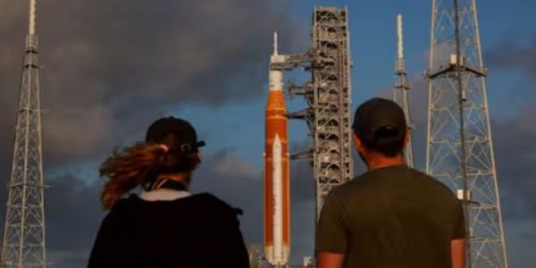 അൻപത് വർഷത്തിന് ശേഷം മനുഷ്യൻ വീണ്ടും ചന്ദ്രനിലേക്ക്; നാസയുടെ ആർട്ടെമിസ് II ദൗത്യം നാളെ വിക്ഷേപിക്കും