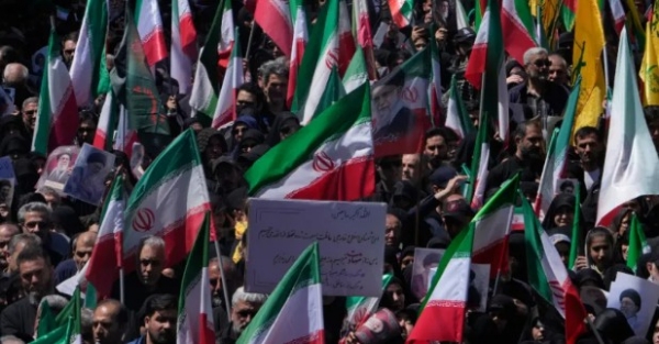 ലബനനിൽ വെടിനിർത്തൽ ഇല്ലാതെ ചർച്ചകൾക്കില്ല; യുഎസുമായുള്ള സമാധാന നീക്കങ്ങളിൽ നിന്ന് പിന്മാറുമെന്ന് ഇറാൻ്റെ ഭീഷണി ലബനനിൽ വെടിനിർത്തൽ ഇല്ലാതെ ചർച്ചകൾക്കില്ല; യുഎസുമായുള്ള സമാധാന നീക്കങ്ങളിൽ നിന്ന് പിന്മാറുമെന്ന് ഇറാൻ്റെ ഭീഷണി