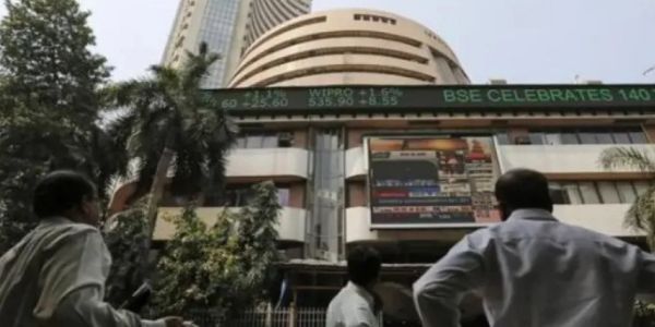 ഓഹരി വിപണിയിൽ മുന്നേറ്റം: സെൻസെക്സ് 489 പോയിന്റ് ഉയർന്നു; ഇൻഡിഗോ ഓഹരികളിൽ 4 ശതമാനം ലാഭം