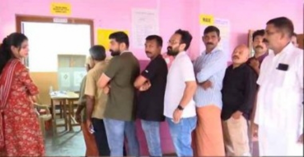 കണ്ണൂരിൽ പ്രതീക്ഷിച്ച ആവേശം കണ്ടില്ല; പോളിംഗ് ശതമാനത്തിലെ ഇടിവ് മുന്നണികളെ ആശങ്കയിലാക്കുന്നു