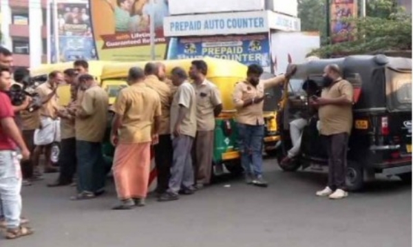 തമ്പാനൂരിൽ ഓട്ടോ ഡ്രൈവർക്ക് ജിആർപി എസ്ഐയുടെ മർദനം; പ്രതിഷേധവുമായി തൊഴിലാളികൾ, പ്രീ പെയ്ഡ് കൗണ്ടർ അടപ്പിച്ചു