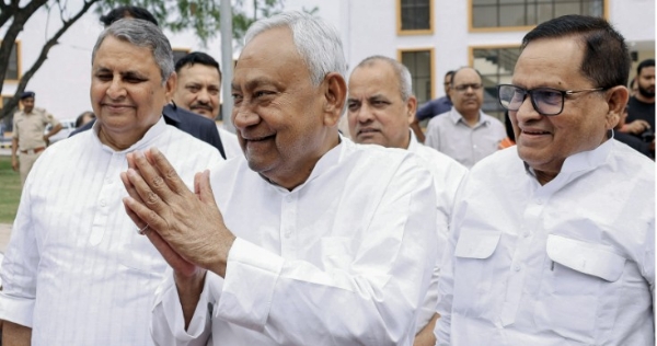 പുതിയ സർക്കാരിന് എന്റെ പൂർണ്ണ പിന്തുണയും മാർഗനിർദ്ദേശവും ഉണ്ടാകും: മുഖ്യമന്ത്രി പദം രാജിവെച്ചതിന് പിന്നാലെ നിതീഷ് കുമാർ