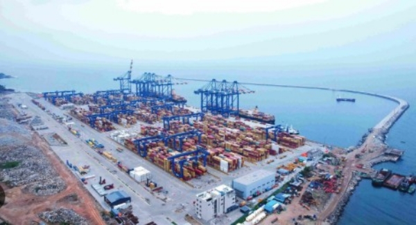 ഹോർമുസ് ഉപരോധം; രാജ്യാന്തര കപ്പൽ ഭൂപടത്തിൽ വിഴിഞ്ഞം തിളങ്ങുന്നു, സ്ഥലമില്ലാതെ തുറമുഖം