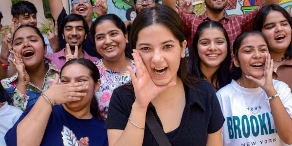 സിബിഎസ്ഇ പത്താം ക്ലാസ് ഫലം പ്രസിദ്ധീകരിച്ചു; വിജയക്കുതിപ്പുമായി വിദ്യാർത്ഥികൾ; ഫലമറിയാൻ നേരിട്ടുള്ള ലിങ്കുകൾ ഇവിടെ