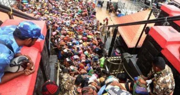 ശബരിമലയിൽ വിഷുക്കണി കണ്ട് ആയിരങ്ങൾ; അയ്യപ്പസന്നിധിയിൽ വൻ ഭക്തജനത്തിരക്ക്