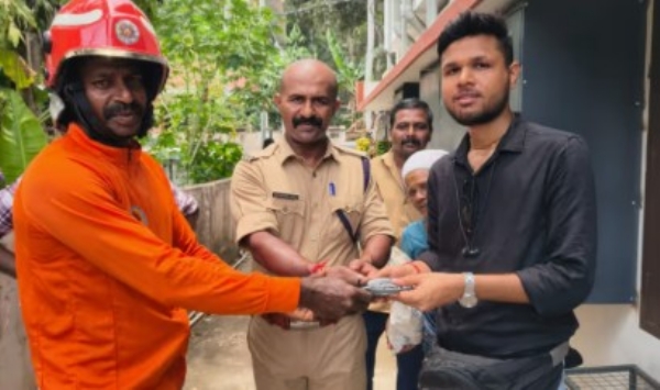 കൂട്ടുകാരെ കണ്ടെത്താൻ ഡ്രോൺ പറത്തി; ഒന്നര ലക്ഷത്തിന്റെ ഉപകരണം തെങ്ങിൽ കുടുങ്ങി; രക്ഷകരായി അഗ്നിരക്ഷാസേന