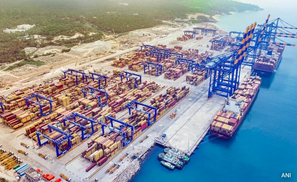 വിഴിഞ്ഞം പദ്ധതിയുടെ ലാഭം കൊയ്യാൻ തമിഴ്നാട്; കേരളത്തിൽ ഭൂമി ലഭ്യതയില്ലാതെ സംരംഭകർ പ്രതിസന്ധിയിൽ