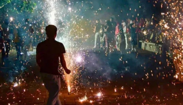 അമ്പലപ്പുഴ: വിഷു ആഘോഷത്തിനിടെ പടക്കം പൊട്ടിച്ചത് ചോദ്യം ചെയ്തു; ഗൃഹനാഥന് ക്രൂരമർദ്ദനം, പ്രതികൾ ഒളിവിൽ