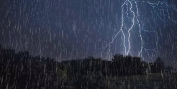 കേരളത്തിൽ മഴ മുന്നറിയിപ്പ്: അടുത്ത മൂന്ന് മണിക്കൂറിൽ ആറ് ജില്ലകളിൽ ഇടിമിന്നലോട് കൂടിയ മഴയ്ക്ക് സാധ്യത; ജാഗ്രതാ നിർദ്ദേശം