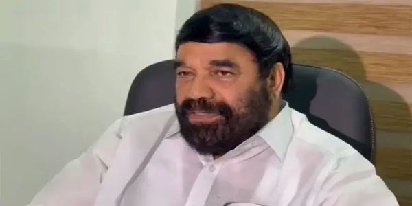 തൃശൂർ പൂരത്തിന് തിരുവമ്പാടി വിഭാഗത്തിന്റെ വെടിക്കെട്ടുപുര പൊട്ടിത്തെറിച്ച് ഉണ്ടായ അപകടം അത്യന്തം ദുഖകരമാണ് . അടിയന്തരനടപടികൾ സ്വീകരിക്കാൻ നിർദേശം നൽകി : മന്ത്രി വി എൻ വാസവൻ .