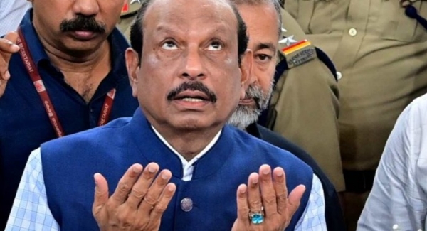 മുണ്ടത്തിക്കോട് വെടിക്കെട്ട് ദുരന്തം: ഇരകൾക്ക് ആശ്വാസമായി എം.എ. യൂസഫലി; അഞ്ച് ലക്ഷം രൂപ വീതം ധനസഹായം പ്രഖ്യാപിച്ചു