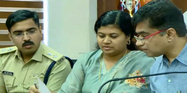 വെടിക്കെട്ടും കാണികളുമില്ലാതെ ഇത്തവണ തൃശൂർ പൂരം നടത്താൻ ഉന്നതതല യോഗത്തിൽ തീരുമാനം