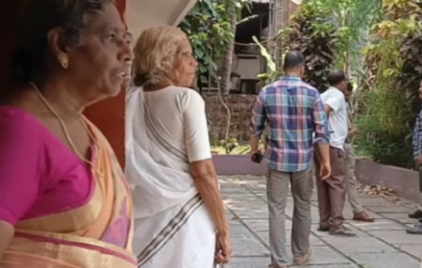 പന്തീരാങ്കാവിൽ വീടിന്റെ വാതിൽ തകർത്ത് വൻ കവർച്ച: 10 പവൻ സ്വർണ്ണവും വജ്രാഭരണങ്ങളും കവർന്നു