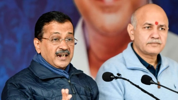 ആം ആദ്മി പാർട്ടിയിൽ വൻ രാഷ്ട്രീയ പ്രതിസന്ധി: രാഘവ് ചദ്ദയുൾപ്പെടെയുള്ള എംപിമാർ പാർട്ടി വിട്ടു; കെജ്രിവാളുമായി കൂടിക്കാഴ്ച നടത്തി മനീഷ് സിസോദിയ