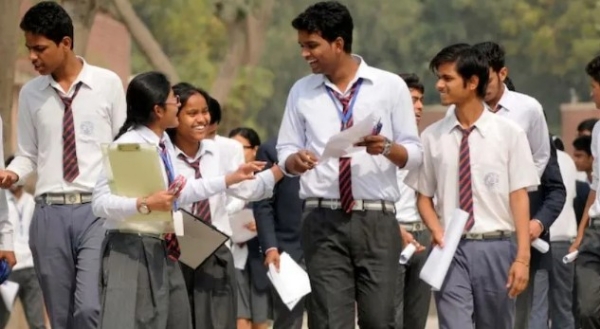 സിബിഎസ്ഇ പാഠ്യപദ്ധതിയിൽ വൻ പരിഷ്കാരം: ആറാം ക്ലാസ് മുതൽ മൂന്ന് ഭാഷകൾ; 9-ാം ക്ലാസ്സിൽ മാത്തമാറ്റിക്സിനും സയൻസിനും പുതിയ പരീക്ഷാ രീതി