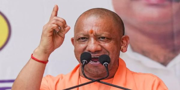 സ്ത്രീവിരുദ്ധ മനോഭാവം: സമാജ്വാദി പാർട്ടിക്കെതിരെയും കോൺഗ്രസിനെതിരെയും ആഞ്ഞടിച്ച് യോഗി ആദിത്യനാഥ്