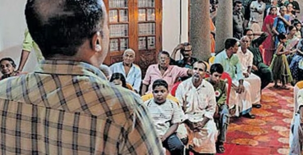 വിവാഹാഘോഷങ്ങൾക്കിടയിലും വായനയുടെ വസന്തം; മാതൃകയായി ഉരുവച്ചാലിലെ ഈ കുടുംബം