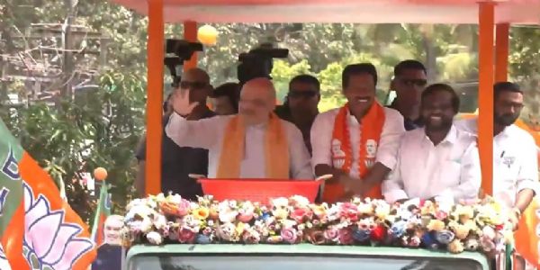 നിയമസഭാ തിരഞ്ഞെടുപ്പ്: കോഴിക്കോട്ട് ആവേശമായി അമിത് ഷായുടെ റോഡ് ഷോ; നാളെ ആലപ്പുഴയിൽ