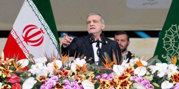 ട്രംപിന്റെ സമയപരിധി അവസാനിക്കുന്നു; ജീവൻ നൽകാൻ 1.4 കോടി ഇറാനികൾ തയ്യാറെന്ന് പ്രസിഡന്റ് പെസെഷ്കിയാൻ