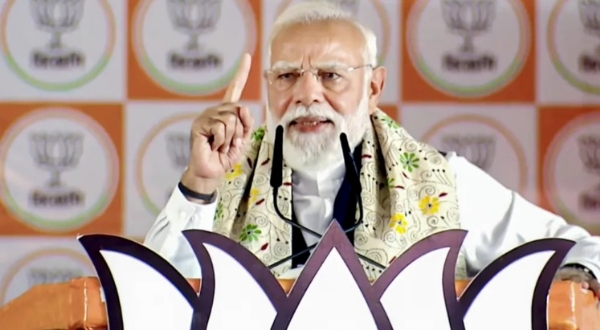 ബംഗാളിൽ മാറ്റം അനിവാര്യം; തൃണമൂലിന്റെ ഭയത്തിന്റെ ഭരണത്തിന് അന്ത്യമാകും: അസൻസോളിൽ ആഞ്ഞടിച്ച് പ്രധാനമന്ത്രി ബംഗാളിൽ മാറ്റം അനിവാര്യം; തൃണമൂലിന്റെ ഭയത്തിന്റെ ഭരണത്തിന് അന്ത്യമാകും: അസൻസോളിൽ ആഞ്ഞടിച്ച് പ്രധാനമന്ത്രി