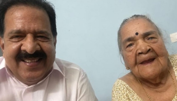 അമ്മയില്ലാത്ത ആദ്യ മാതൃദിനം; ഓർമ്മകളിൽ വിതുമ്പി രമേശ് ചെന്നിത്തലയുടെ ഹൃദയസ്പർശിയായ കുറിപ്പ്