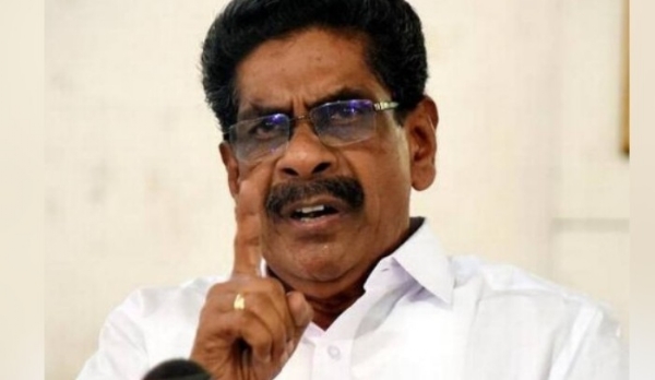 മുഖ്യമന്ത്രി ചർച്ചകൾക്കായി ദില്ലിക്കില്ലെന്ന് മുല്ലപ്പള്ളി രാമചന്ദ്രൻ; ഹൈക്കമാൻഡ് തീരുമാനം അംഗീകരിക്കുമെന്ന് മുതിർന്ന നേതാവ്