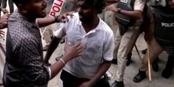 നീറ്റ് ചോദ്യപ്പേപ്പർ ചോർച്ച: തിരുവനന്തപുരത്ത് എസ്.എഫ്.ഐ മാർച്ചിൽ സംഘർഷം; ജലപീരങ്കി പ്രയോഗിച്ചു