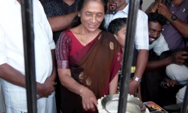 മുണ്ടക്കൈ-ചൂരൽമല ടൗൺഷിപ്പിൽ ആദ്യ കുടുംബമെത്തി; സർപ്രൈസ് വീഡിയോ കോളുമായി പിണറായി വിജയൻ
