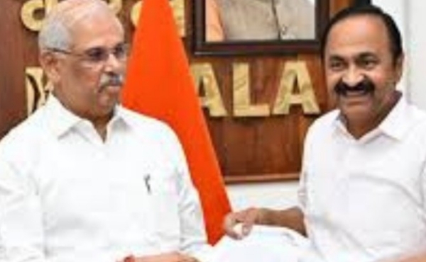 ഗവർണറുടെ നിർദേശം തള്ളി; നേതാക്കളും സത്യപ്രതിജ്ഞാ വേദിയിൽ എത്തും; അനുവദിക്കില്ലെന്ന് രാജ്ഭവൻ (ലോക്ഭവൻ)