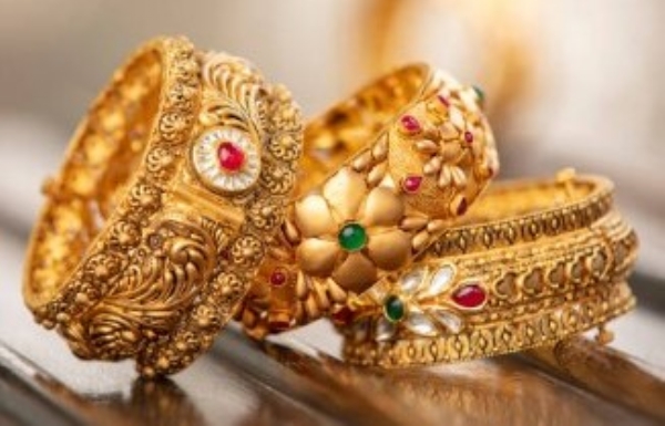Gold prices rise for second consecutive day in bullion market, silver prices also increase Gold prices rise for second consecutive day in bullion market, silver prices also increase