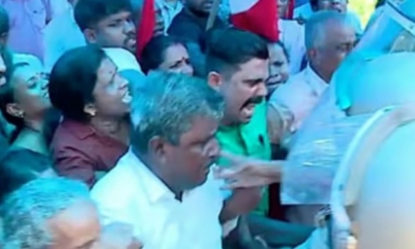 മലയിടംതുരുത്ത് കുടിയൊഴിപ്പിക്കൽ: നാളെ കാലാവധി അവസാനിക്കാനിരിക്കെ ഇന്ന് രാത്രി അടിയന്തര സമവായ ചർച്ച; നിർണായക നീക്കവുമായി സർക്കാർ