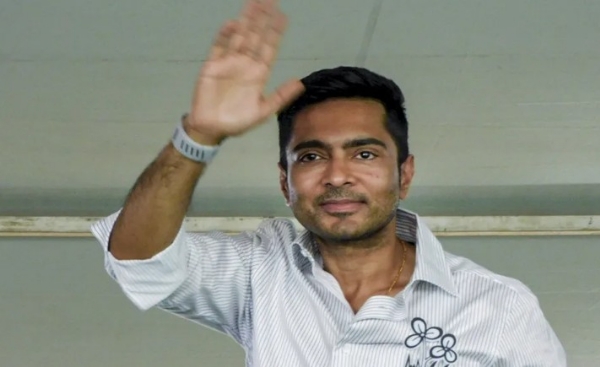 അഭിഷേക് ബാനർജിക്കെതിരെ കർശന നടപടികൾ പാടില്ലെന്ന് കൽക്കട്ട ഹൈക്കോടതി; തൃണമൂൽ എം.പിക്ക് താൽക്കാലിക ആശ്വാസം അഭിഷേക് ബാനർജിക്കെതിരെ കർശന നടപടികൾ പാടില്ലെന്ന് കൽക്കട്ട ഹൈക്കോടതി; തൃണമൂൽ എം.പിക്ക് താൽക്കാലിക ആശ്വാസം