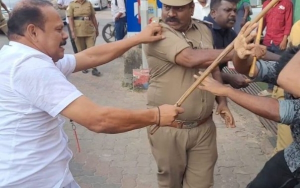 നവകേരള സദസ്സ് മർദനക്കേസ്: മുഖ്യമന്ത്രിയുടെ ഗൺമാൻ അനിൽകുമാർ ഉൾപ്പെടെ അഞ്ച് പൊലീസുകാർക്ക് സസ്പെൻഷൻ; നടപടിക്ക് ശുപാർശ ചെയ്ത് എസ്ഐടി നവകേരള സദസ്സ് മർദനക്കേസ്: മുഖ്യമന്ത്രിയുടെ ഗൺമാൻ അനിൽകുമാർ ഉൾപ്പെടെ അഞ്ച് പൊലീസുകാർക്ക് സസ്പെൻഷൻ; നടപടിക്ക് ശുപാർശ ചെയ്ത് എസ്ഐടി