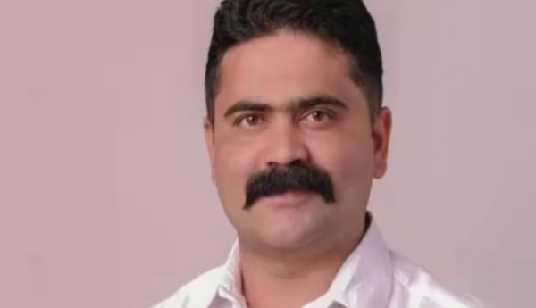 ദളിത് യുവതിയെ പീഡിപ്പിച്ച കേസ്: പാലക്കാട് നഗരസഭ കൗൺസിലർ പ്രശോഭ് വത്സന് മുൻകൂർ ജാമ്യമില്ല; ഹർജി ഹൈക്കോടതി തള്ളി