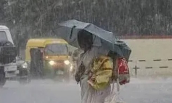 സംസ്ഥാനത്ത് അടുത്ത അഞ്ചുദിവസം പരക്കെ മഴയ്ക്ക് സാദ്ധ്യത; ആറ് ജില്ലകളിൽ മഞ്ഞ അലർട്ട് പ്രഖ്യാപിച്ച് കേന്ദ്ര കാലാവസ്ഥാ വകുപ്പ്, ജാഗ്രതാ നിർദ്ദേശം