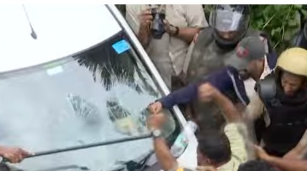 ഇഡി സംഘത്തിന് നേരെയുണ്ടായ ആക്രമണം: കേന്ദ്ര ആഭ്യന്തര മന്ത്രാലയം സംസ്ഥാന സർക്കാരിനോട് റിപ്പോർട്ട് തേടും; ഡിജിപിയോടും വിശദീകരണം ആവശ്യപ്പെട്ടേക്കും