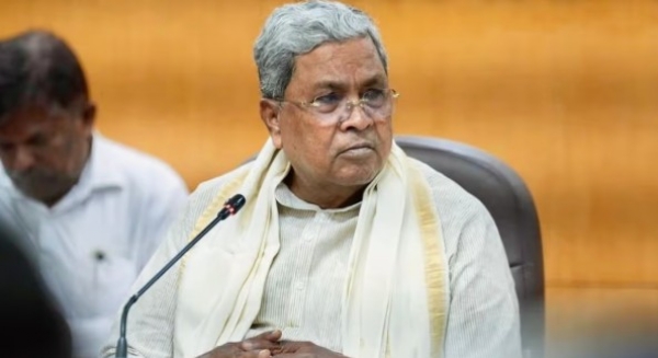 കർണാടകത്തിൽ രാഷ്ട്രീയ മാറ്റം? ഹൈക്കമാൻഡിന്റെ രാജ്യസഭാ ഓഫർ നിരസിച്ച് സിദ്ധരാമയ്യ; മുഖ്യമന്ത്രി സ്ഥാനം ഡി.കെ. ശിവകുമാറിന് നൽകാൻ നീക്കം