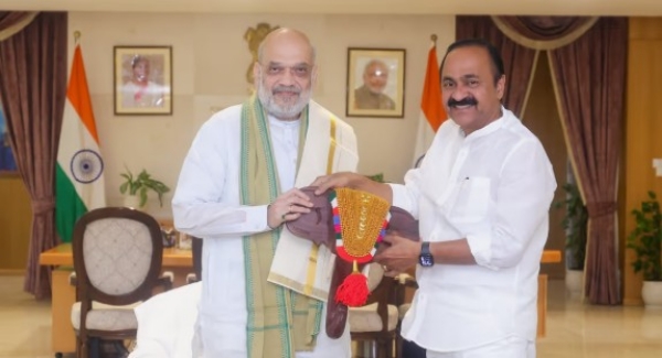 മുഖ്യമന്ത്രി വി. ഡി. സതീശൻ കേന്ദ്ര ആഭ്യന്തരമന്ത്രി അമിത് ഷായുമായി കൂടിക്കാഴ്ച നടത്തി; കേരളത്തിന്റെ വികസനവും ആഭ്യന്തര സുരക്ഷയും ചർച്ചയായി